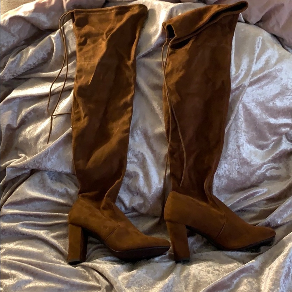 Size 9 Cognac isu Knee high high heels(brand new)